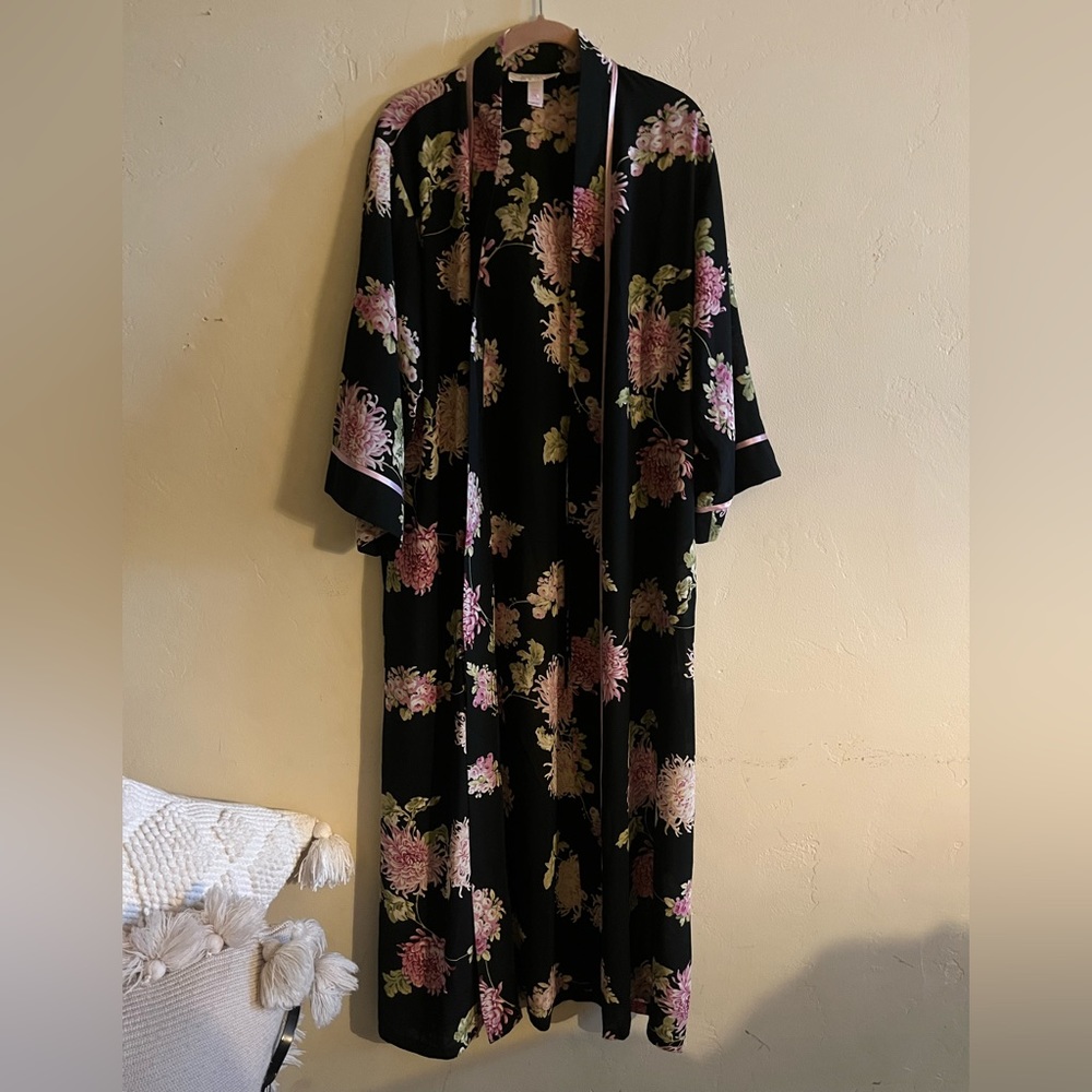 Oscar de la Renta pink label, black floral rope